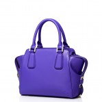 Minőségi, lila színű, cipzárral záródó Nucelle márkájú bőr táska